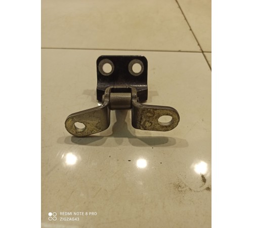 Петля двери(задняя правая верхняя)