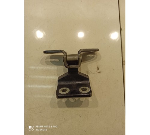 Петля двери(задняя правая верхняя)