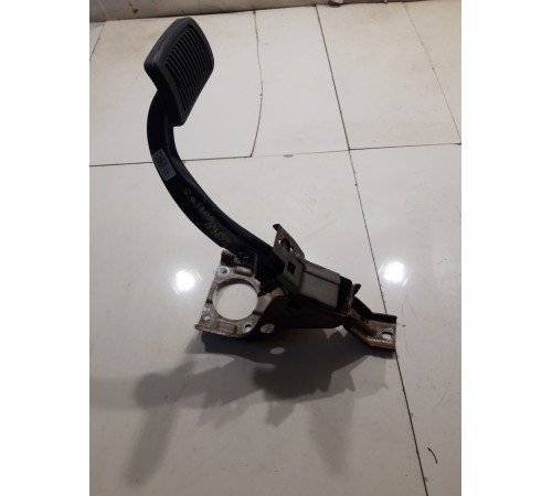 Педаль тормоза