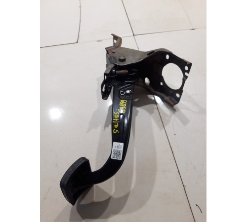 Педаль тормоза