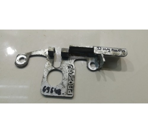 Кронштейн замка багажника