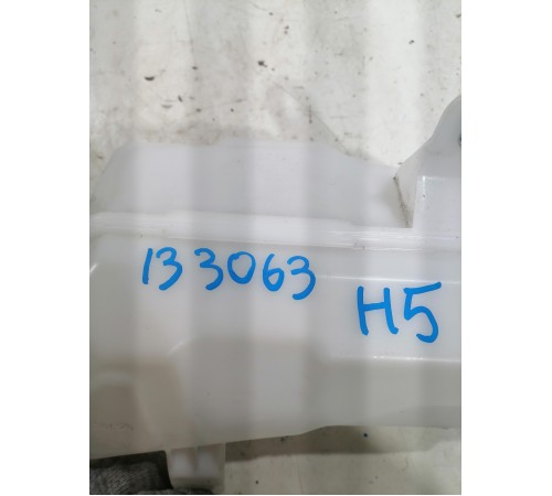 Бачок омывателя лобового стекла