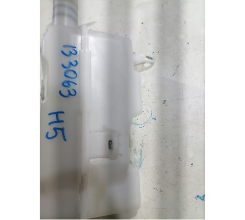 Бачок омывателя лобового стекла