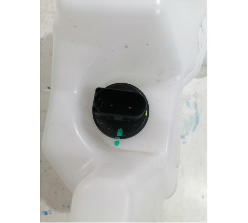 Бачок омывателя лобового стекла