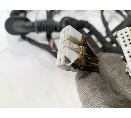 Электропроводка крышки багажника