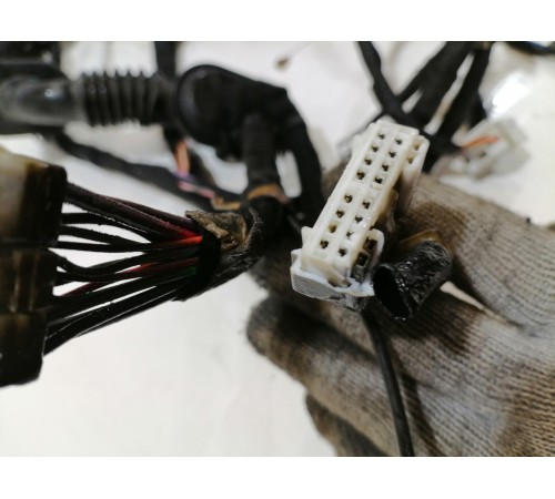 Электропроводка крышки багажника