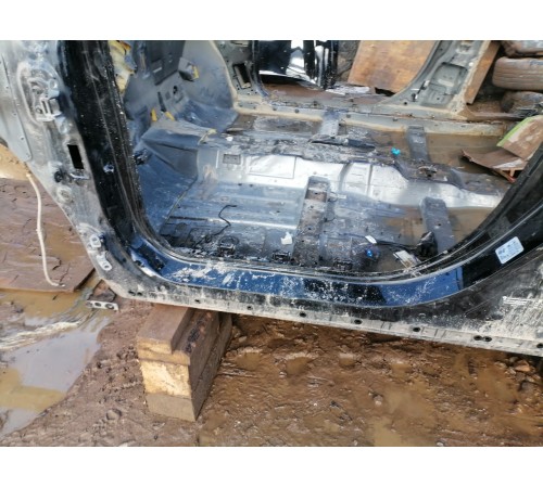 Порог со стойкой левый