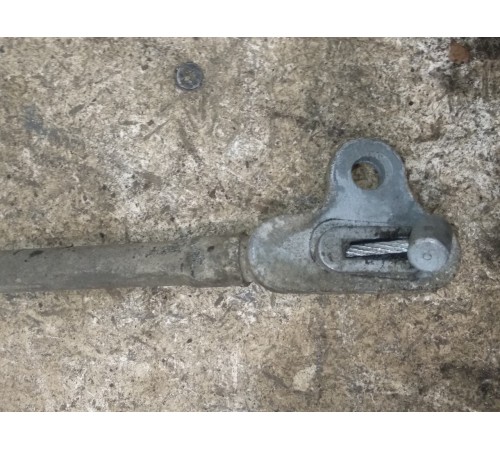 Трос стояночного тормоза левый