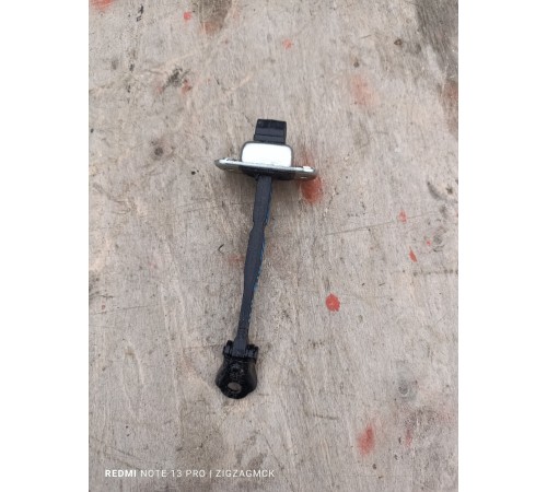 Ограничитель двери передний правый