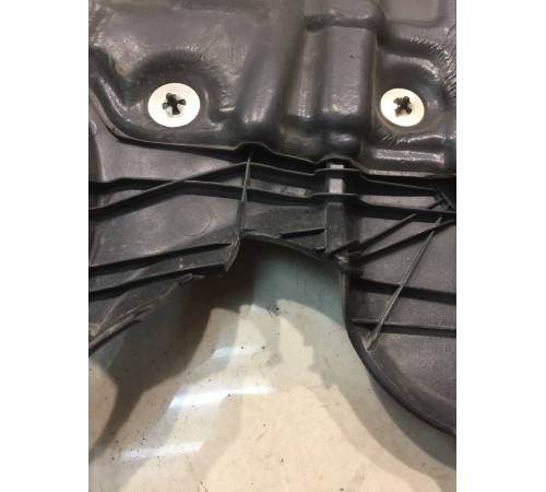 Накладка декоративная на двигатель