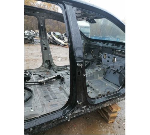 Порог правый с центральной стойкой