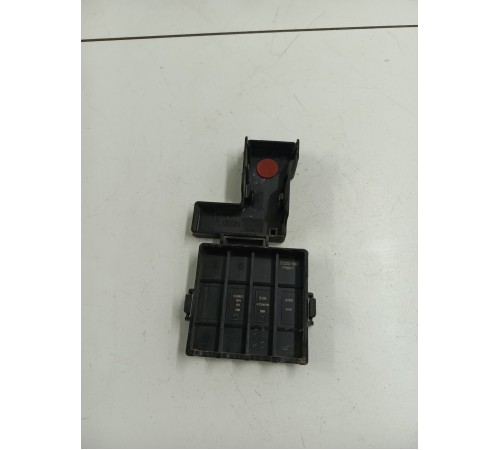 Накладка клеммы аккумулятора плюс