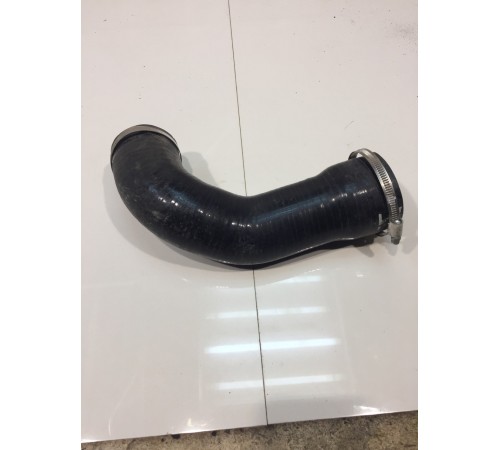 Патрубок системы охлаждения