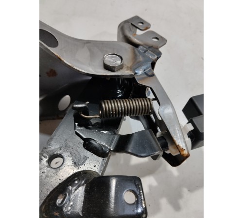 Педаль тормоза