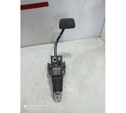 Педаль тормоза