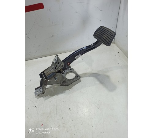 Педаль тормоза