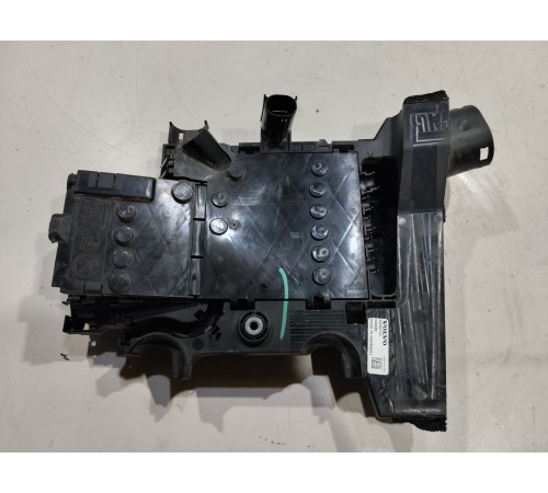 Распределитель тока с предохранителями