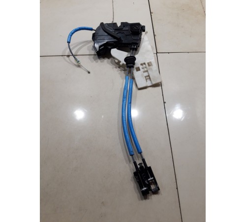 Замок двери (задний правый)