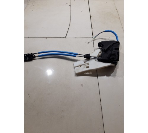 Замок двери (задний правый)