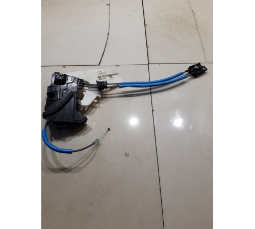 Замок двери (задний правый)