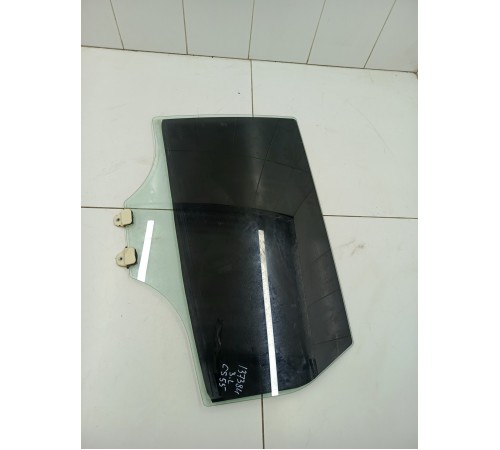 Стекло двери заднее левое