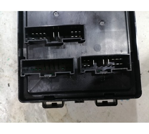 Блок предохранителей и реле