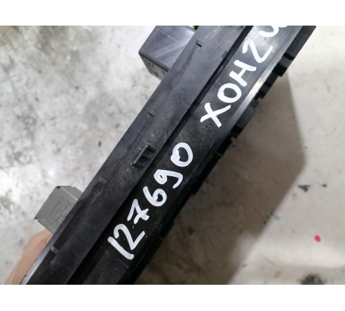 Блок предохранителей и реле