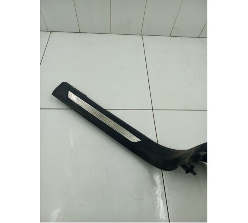 Накладка порога передняя правая