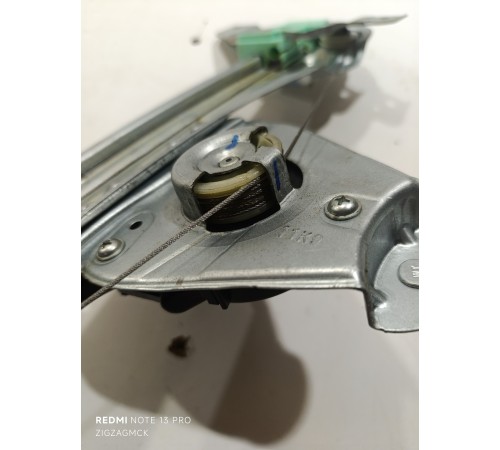 Стеклоподъемник двери задний правый