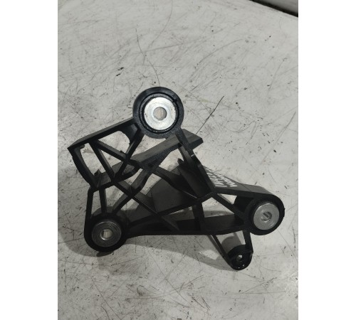 Кронштейн генератора