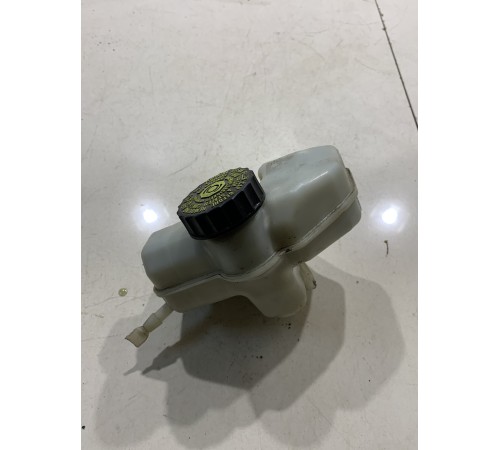 Бачок тормозной жидкости