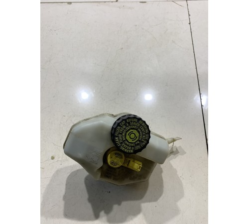 Бачок тормозной жидкости