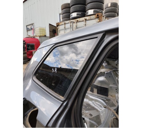 Глухое стекло заднее правое