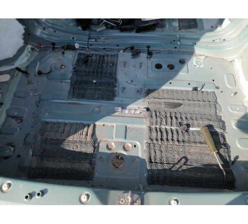 Ниша багажника, запасного колеса