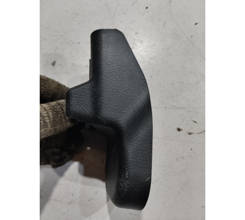 Накладка крепления сиденья задняя левая