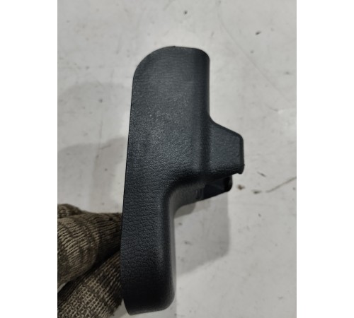 Накладка крепления сиденья задняя левая