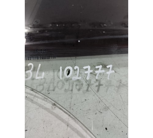 Стекло двери (заднее левое)