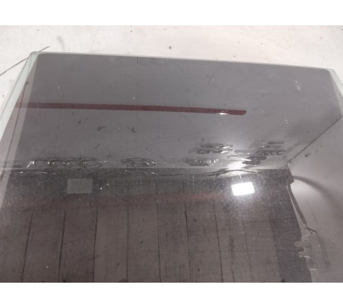 Стекло двери (заднее левое)