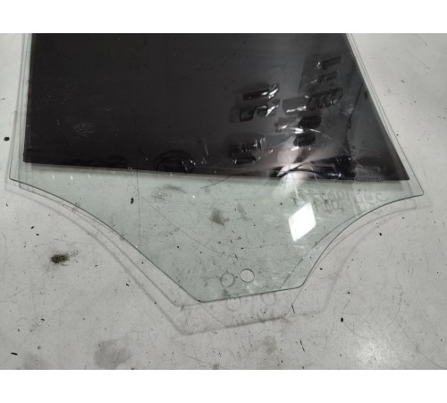 Стекло двери (заднее левое)