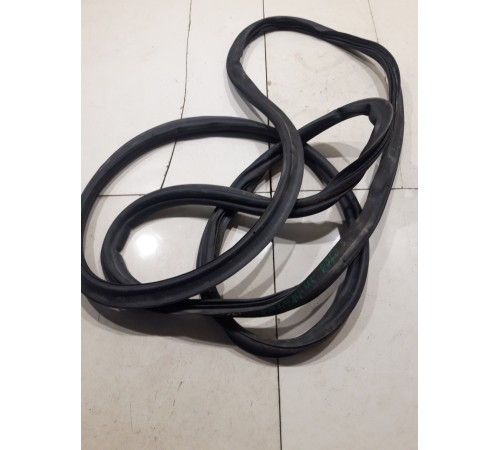 Уплотнитель багажника