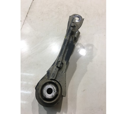 Рычаг подвески (задний, правый, нижний)