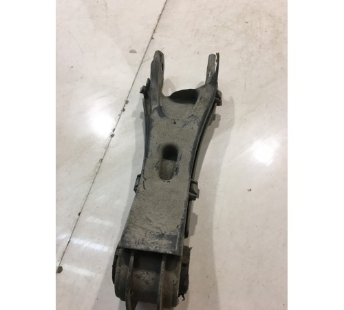 Рычаг подвески (задний, правый, нижний)