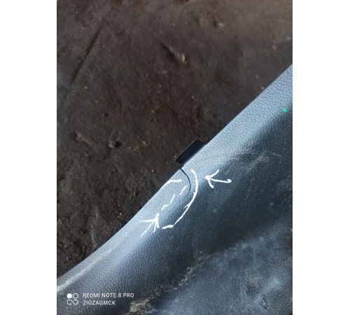 Обшивка багажника (задняя правая)