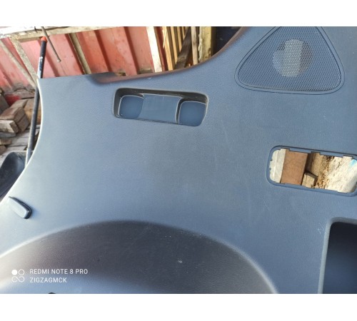 Обшивка багажника (задняя правая)