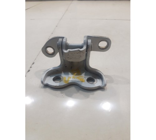 Петля двери (задняя, левая, верхняя)