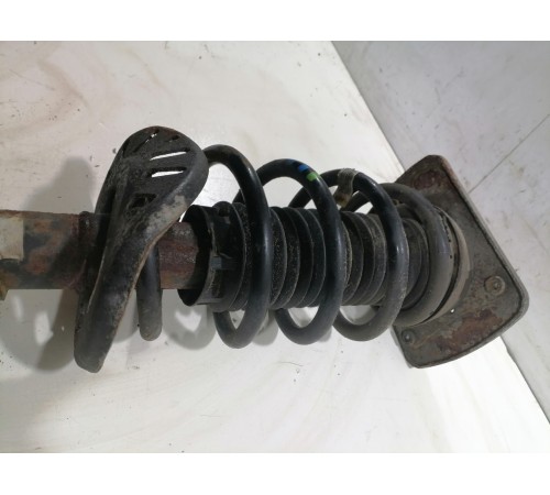 Амортизатор подвески передний правый в сборе