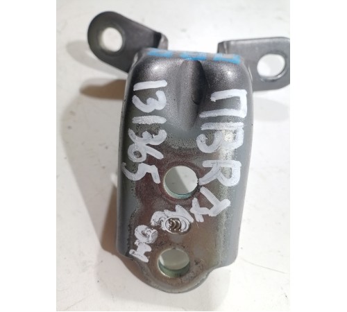 Петля двери передняя правая (верхняя)