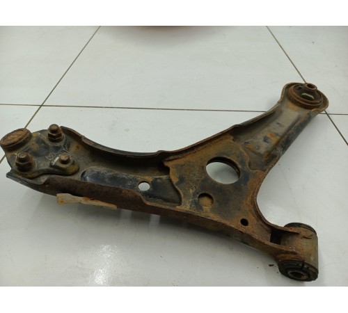 Рычаг подвески передний