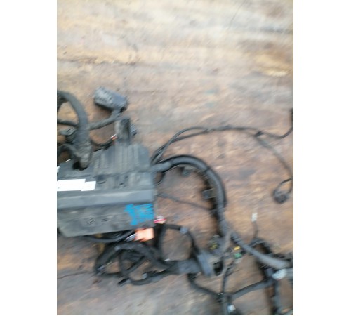 Электропроводка подкапотная с блоком предохранителей