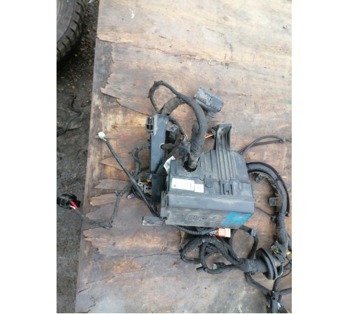 Электропроводка подкапотная с блоком предохранителей